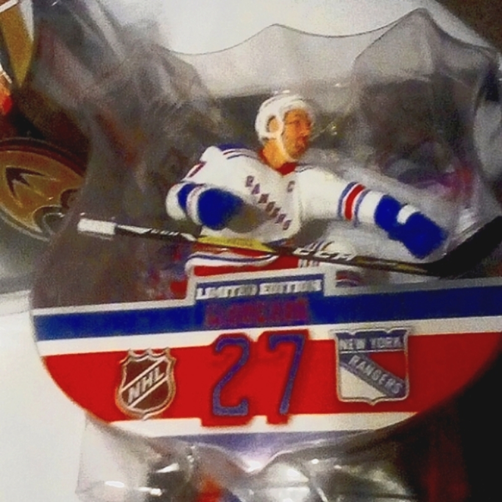 NHL Figure Mike McDonagh n.27 NEW YORK Rangers team
